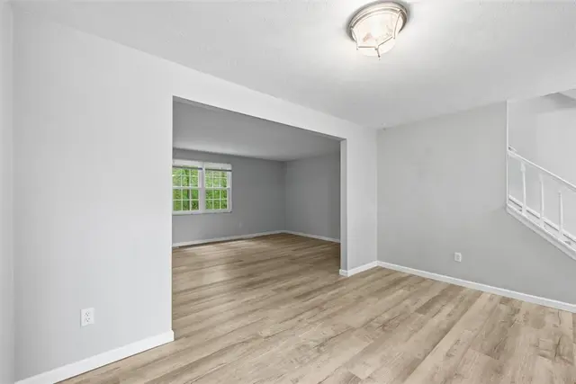 322 Bellford Ct gallery image 14
