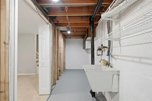 322 Bellford Ct gallery image 18