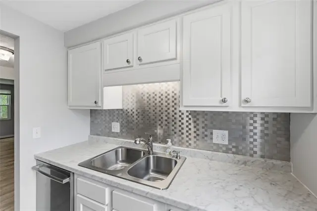 322 Bellford Ct gallery image 19
