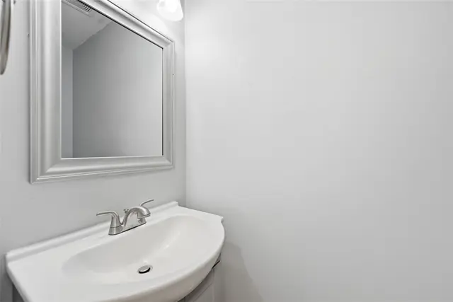322 Bellford Ct gallery image 35