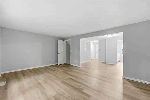 322 Bellford Ct gallery image 42