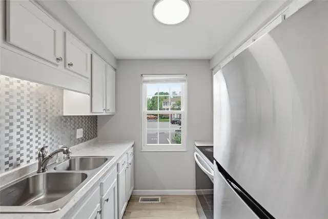 322 Bellford Ct gallery image 46