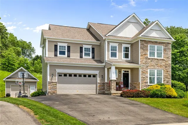 323 Eagle Drive gallery image 2