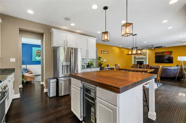323 Eagle Drive gallery image 9