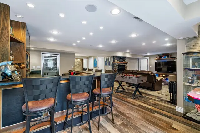 323 Eagle Drive gallery image 31