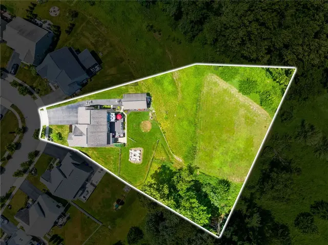 323 Eagle Drive gallery image 37