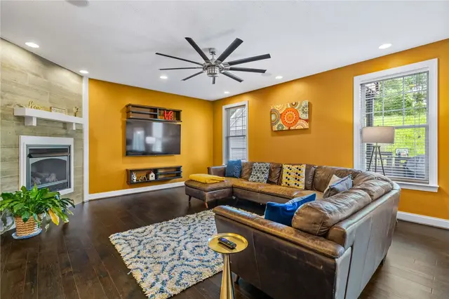 323 Eagle Drive gallery image 38