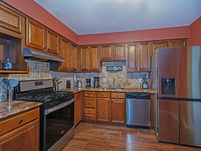 324 Central Dr gallery image 3