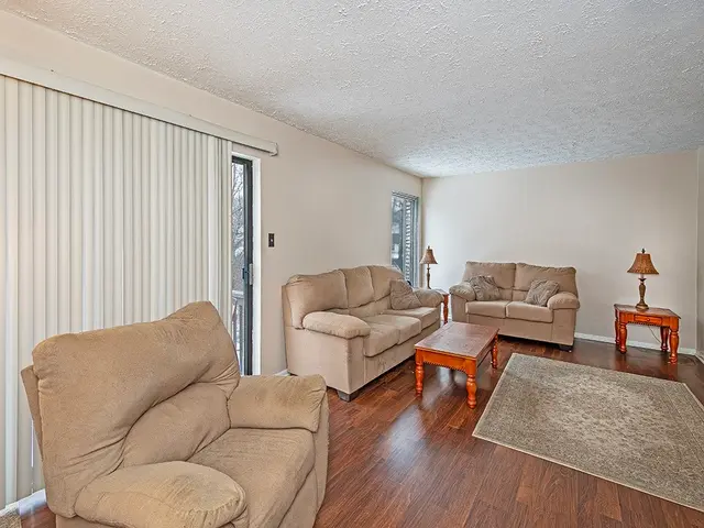 324 Central Dr gallery image 4