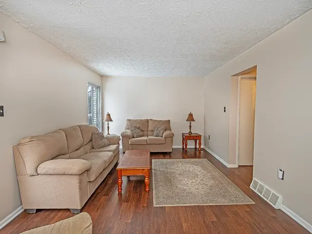 324 Central Dr gallery image 6
