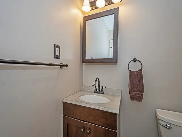 324 Central Dr gallery image 12