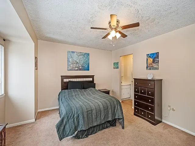 324 Central Dr gallery image 13