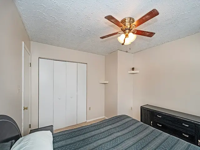 324 Central Dr gallery image 15