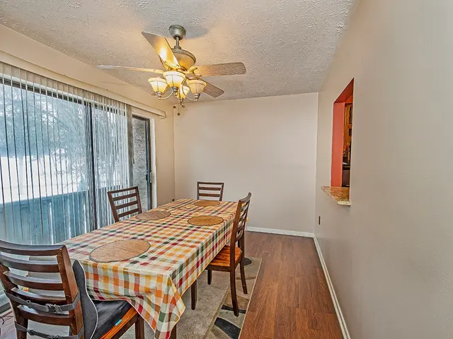 324 Central Dr gallery image 20