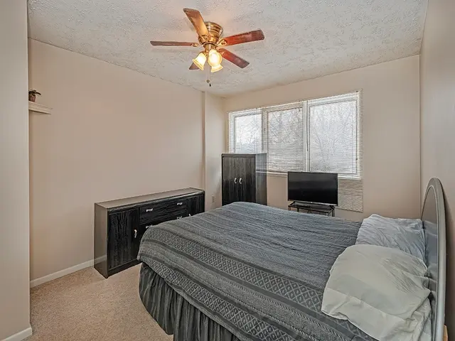324 Central Dr gallery image 23