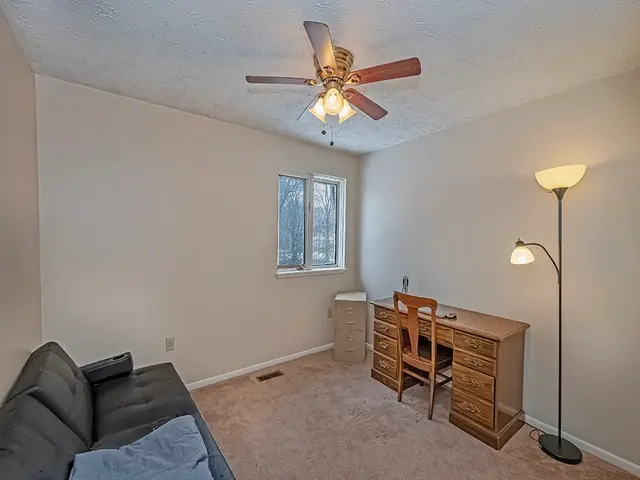 324 Central Dr gallery image 24