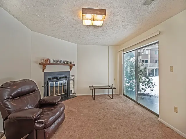 324 Central Dr gallery image 25