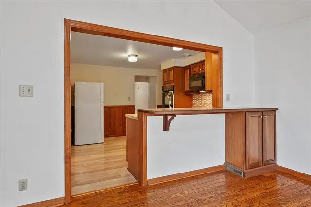 324 Haugh Dr gallery image 3