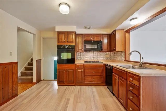 324 Haugh Dr gallery image 4