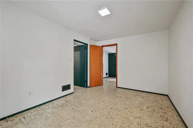324 Haugh Dr gallery image 10