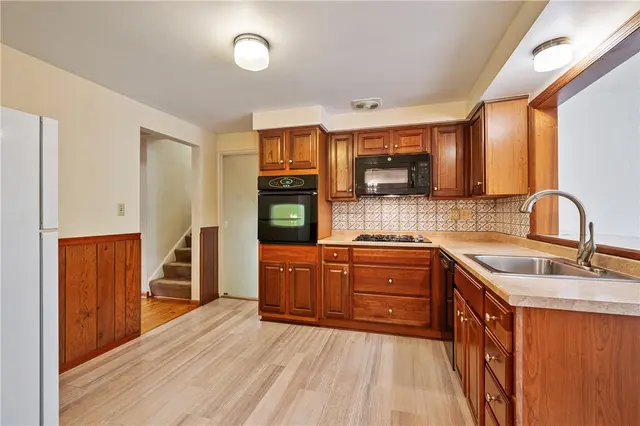 324 Haugh Dr gallery image 11