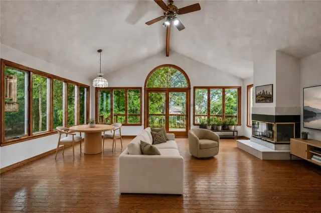 324 Haugh Dr gallery image 23