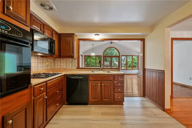 324 Haugh Dr gallery image 47