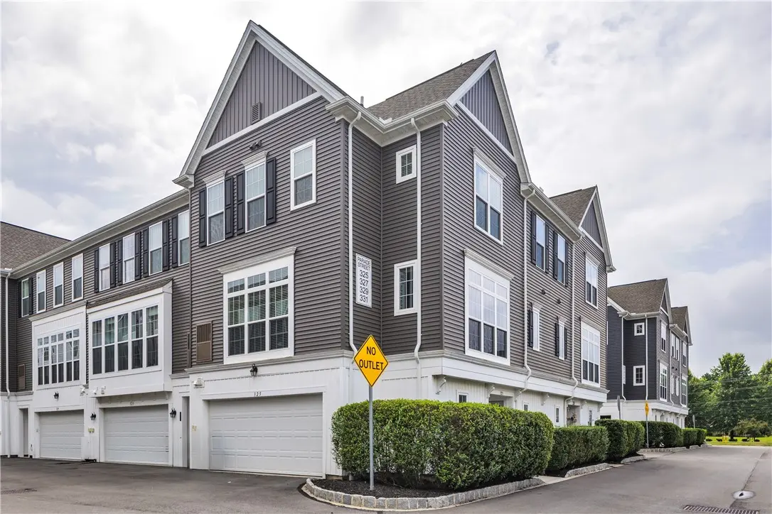325 Parade St