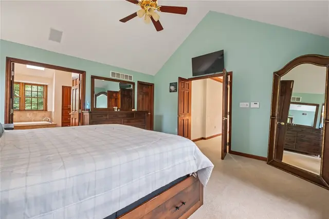 325 Tiffany Ct gallery image 24