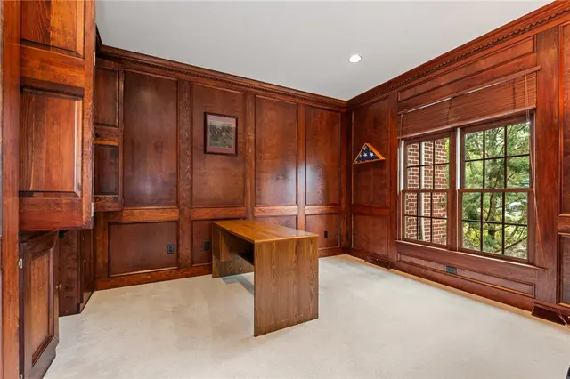 325 Tiffany Ct gallery image 26