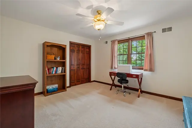 325 Tiffany Ct gallery image 27