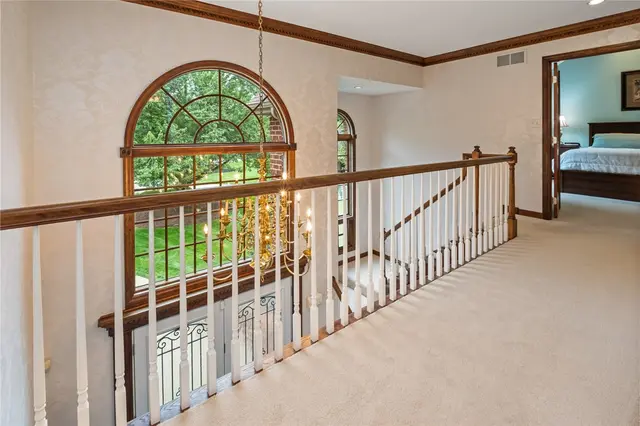 325 Tiffany Ct gallery image 30