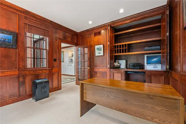 325 Tiffany Ct gallery image 38