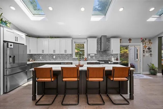 3255 E Hardies Rd gallery image 11