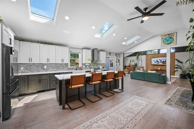 3255 E Hardies Rd gallery image 14