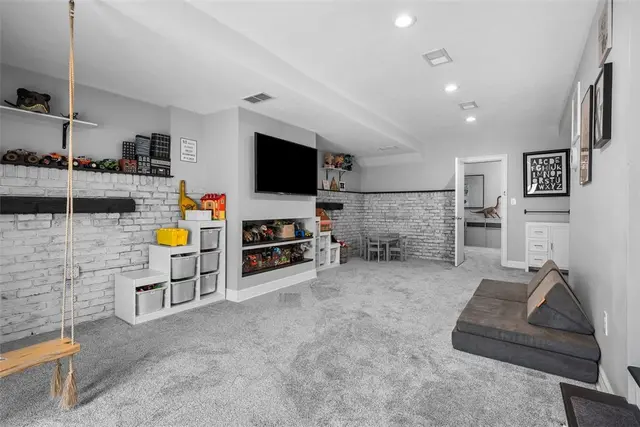 3255 E Hardies Rd gallery image 26
