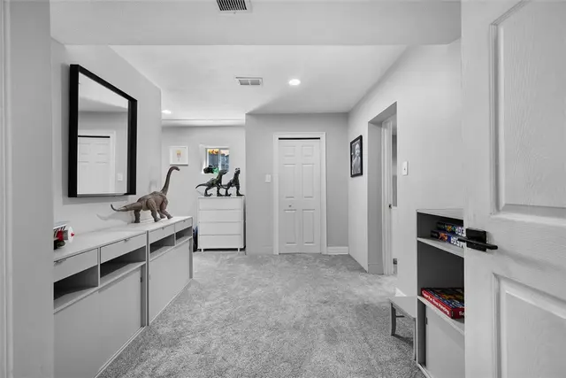 3255 E Hardies Rd gallery image 28