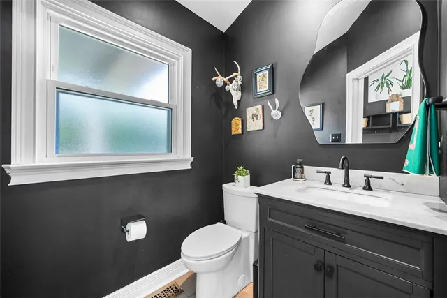 3255 E Hardies Rd gallery image 36