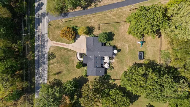 3255 E Hardies Rd gallery image 47