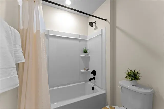 327 Crest Lane gallery image 23