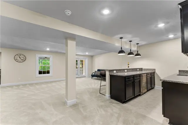 327 Crest Lane gallery image 31