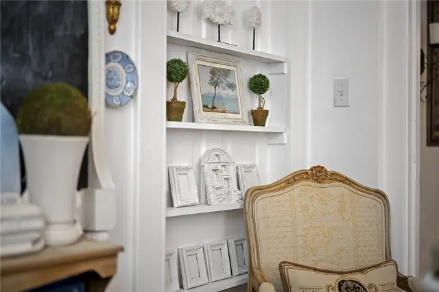327 McCready Way gallery image 36