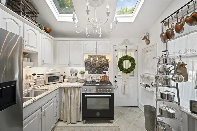 327 McCready Way gallery image 39