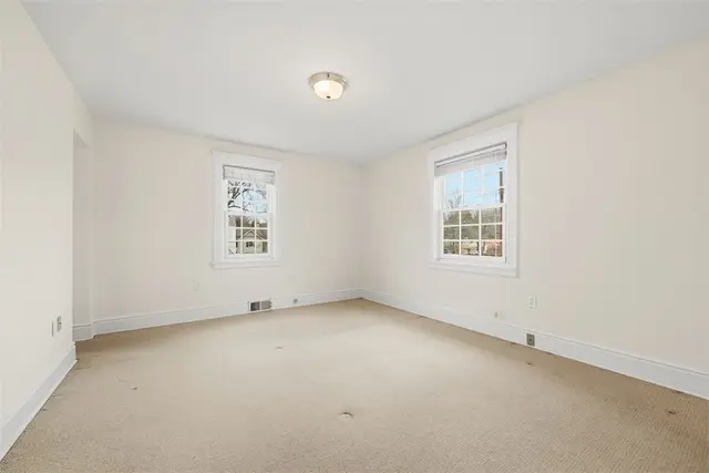 327 Meadow Lane gallery image 20