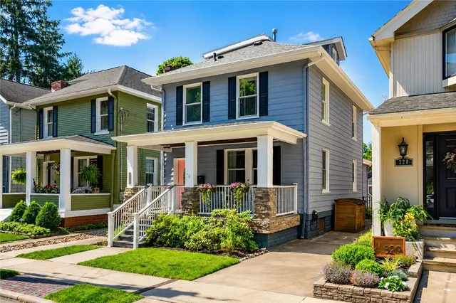 327 Nicholas Pl