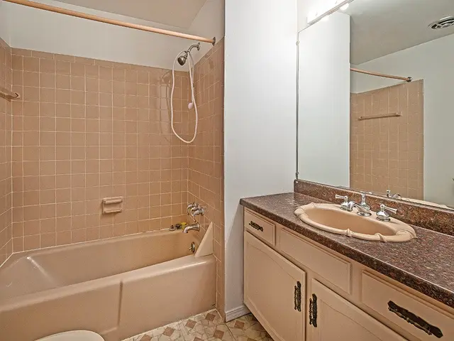 3278 Cramlington Dr gallery image 9