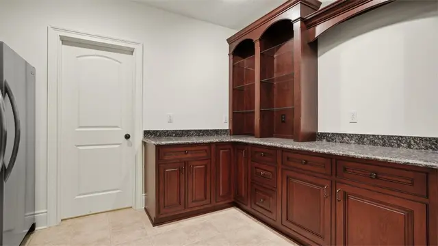 328 Cambridge Drive gallery image 7