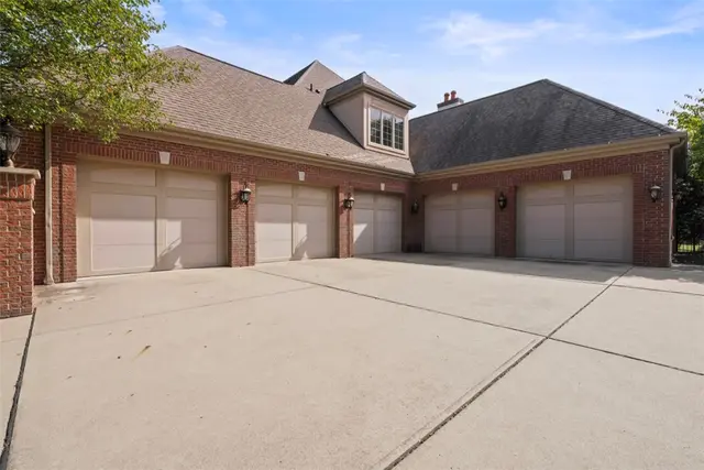 328 Cambridge Drive gallery image 9