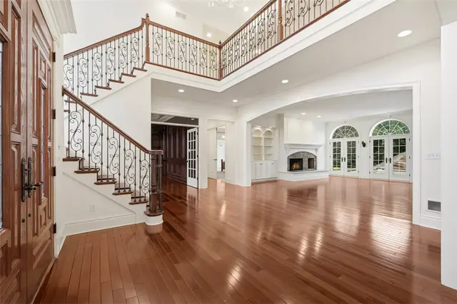 328 Cambridge Drive gallery image 11