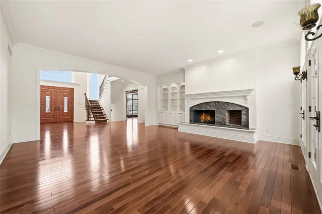 328 Cambridge Drive gallery image 13